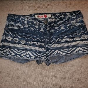 Aztec patterned bark wash demin shorts